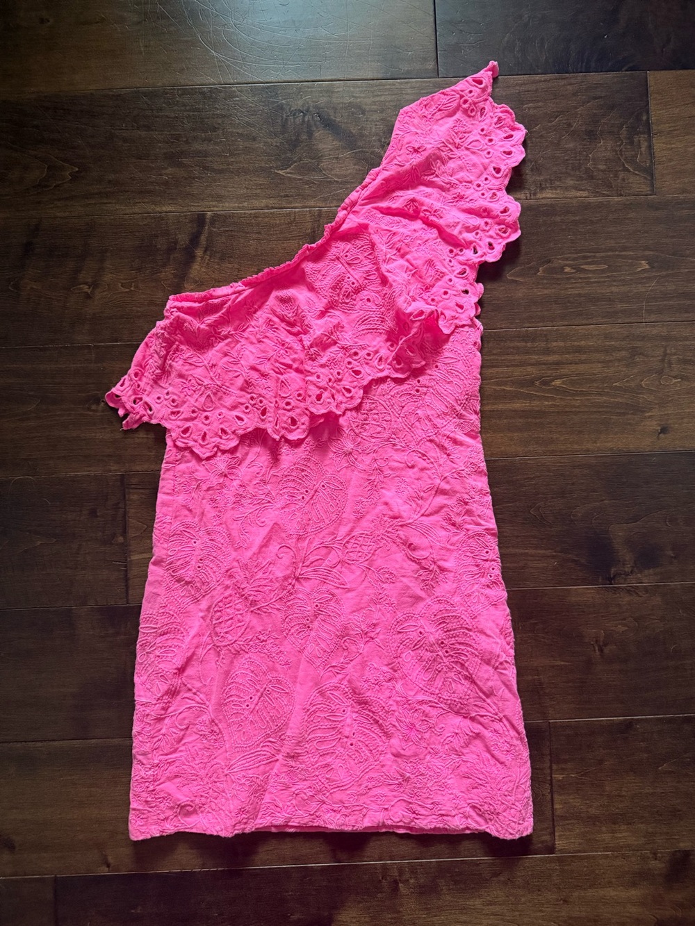 NWT- FARM Rio- Size XS- Ruffle One Shoulder Tropical Eyelet Lace Mini Dress